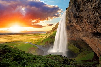 Choáng ngợp trước bức tranh thiên nhiên hoang dã vùng Đông Iceland